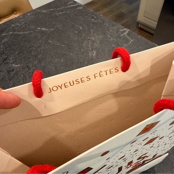 Louis Vuitton Christmas 2023 gift bags X2 bundle with ribbon - Picture 7 of 10